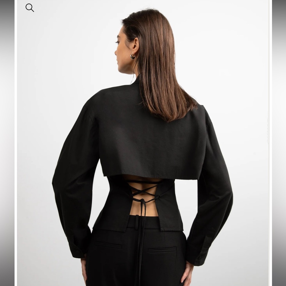 NWT Oak and Fort Open Back Shirt with Ties. Size medium.